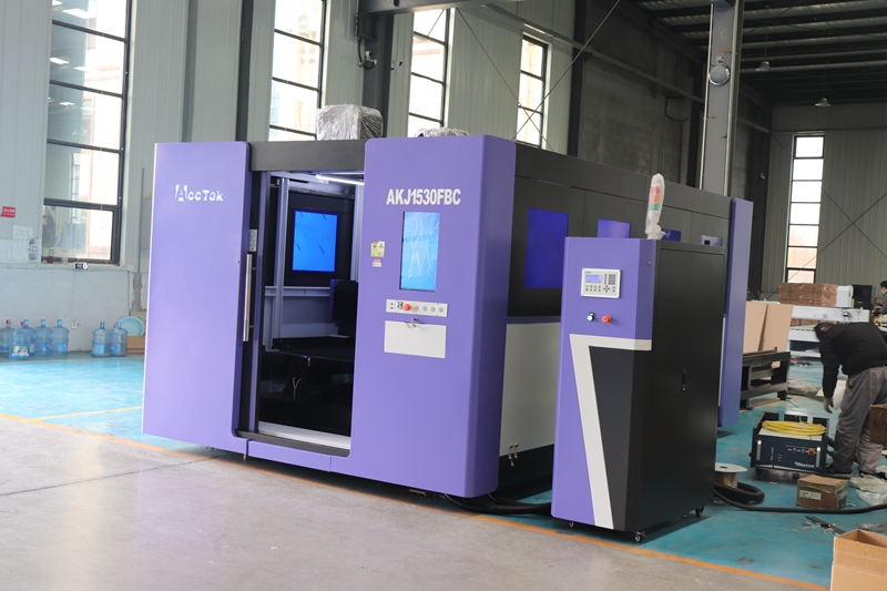 Przemysłowa maszyna do cięcia  – Industrial Fiber Laser Cutting Machine recenzja i cena